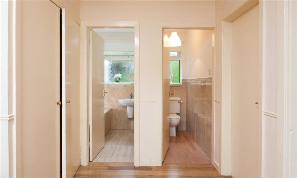 Nutwood Villa Lakeside Ngoại thất bức ảnh
